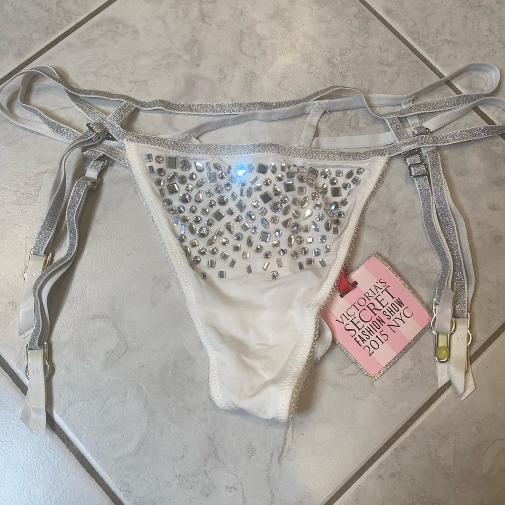 Fashion show 2015 thong